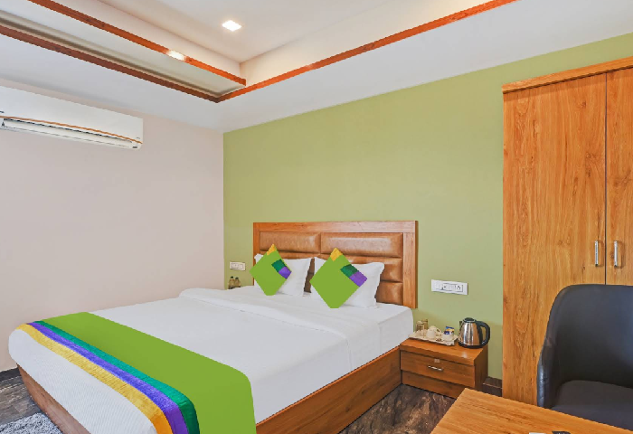 1 x  DELUXE ROOM 